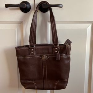 Classic Coach brown leather bag